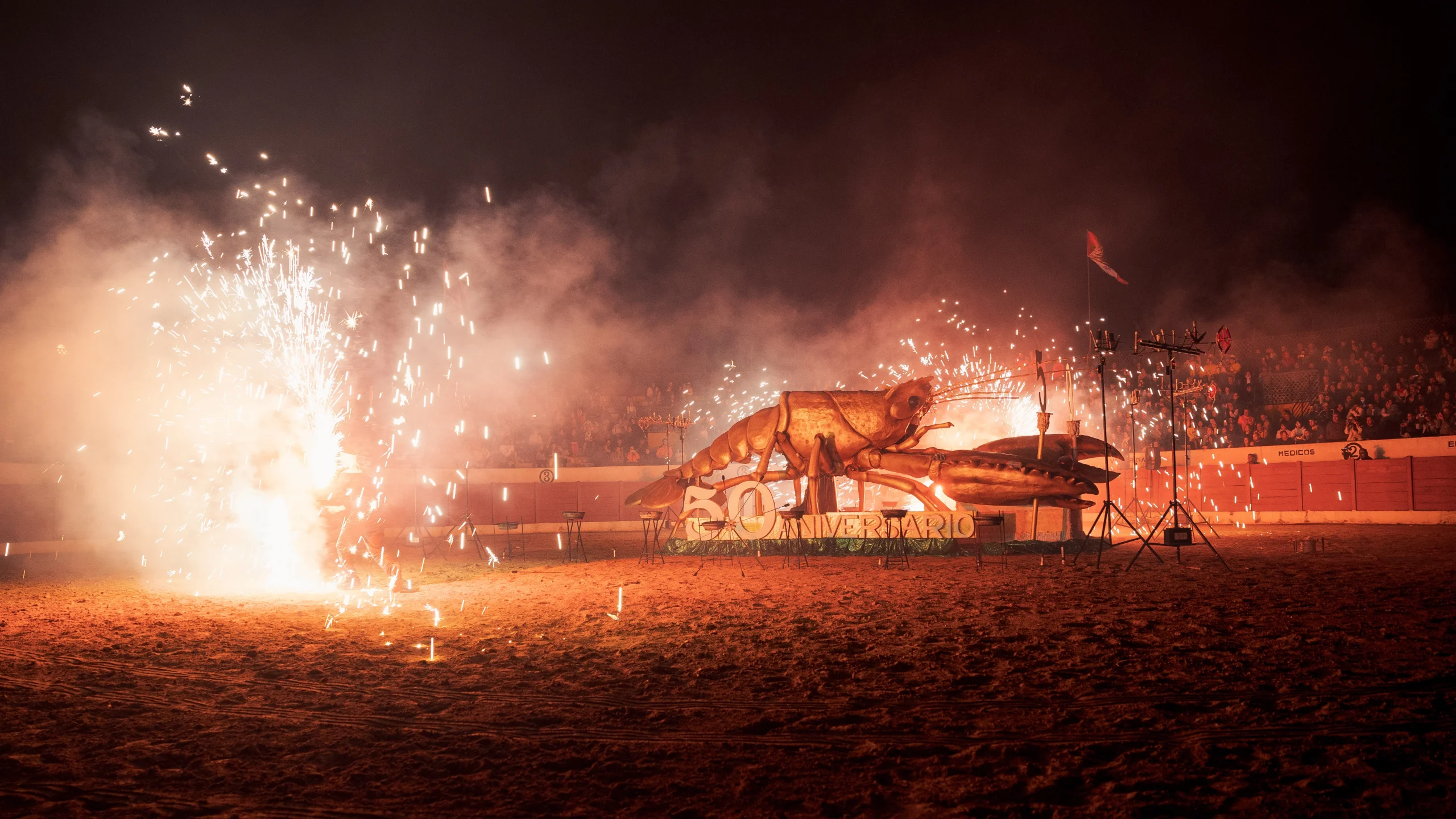 Quema de la falla del 50 aniversario del Festival del Cangrejo